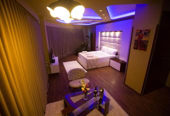 Hotel Palma allows 18 year olds to book a room