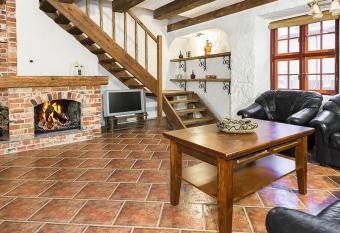 Deluxe Apartments in the city center with Balcony allows 18 year olds to book a room