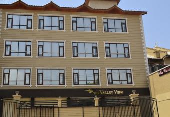 Hotel The Valley View kashmir has Balcony rooms