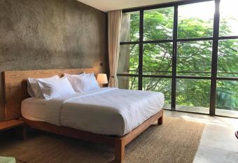 Inchantreedoopool has Balcony rooms