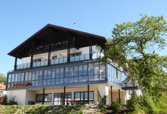 Landgasthof Hubertus allows 18 year olds to book a room