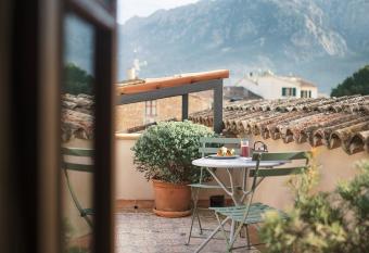 Ecocirer Healthy Stay allows 18 year olds to book a room