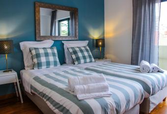 Alameda Garden allows 18 year olds to book a room