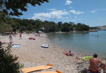 Charming studio with hot tube, terrace, barbecue and garden has Balcony rooms