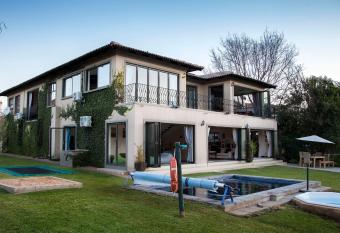 Rivendell has Balcony rooms