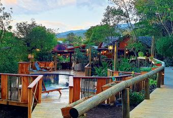 Lodge Roche Tamarin allows 18 year olds to book a room