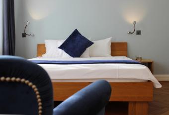Boutique Hotel NI-MO allows 18 year olds to book a room