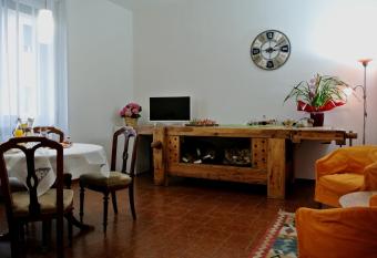 B&B LORI has Balcony rooms