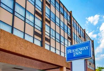 Rodeway Inn Meadowlands allows 18 year olds to book a room