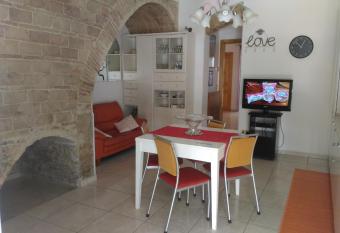 Dimora Marisa allows 18 year olds to book a room