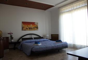 B&B Magenta has Balcony rooms