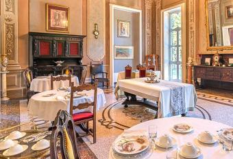 Charme of Villa Capannina allows 18 year olds to book a room