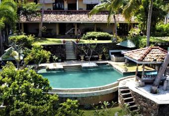The Spice House Mirissa has Balcony rooms