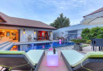 Villa Krishna allows 18 year olds to book a room