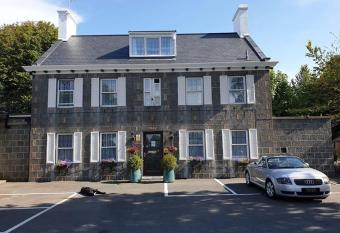 Le Chene Hotel allows 18 year olds to book a room