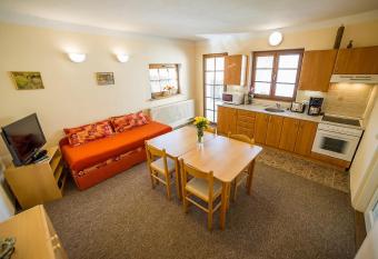 Pension Jana allows 18 year olds to book a room