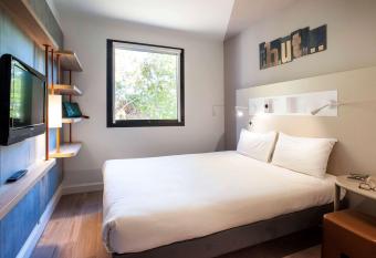 ibis budget Ch  teau-Thierry has Balcony rooms