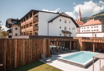 Hotel Gasthof Jochele has Balcony rooms