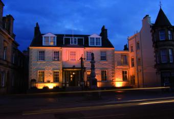 The Tontine Hotel allows 18 year olds to book a room
