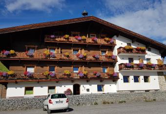 Pension Garni Hochmoos has Balcony rooms