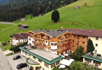 Ferienhotel J  rglerhof has Balcony rooms