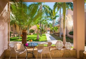 Danaides has Balcony rooms