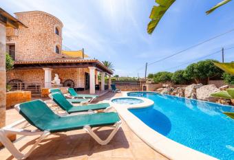 Villa Del Salto Uceda has Balcony rooms