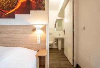 KYRIAD DIRECT BRIGNOLES - Provence Verte allows 18 year olds to book a room