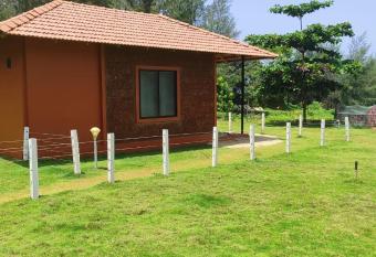 5 Mile Beach Resort has Balcony rooms