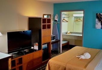 Discovery Inn Lafayette has Balcony rooms