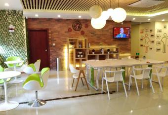 The Olive Tree Capsule Hostel has Balcony rooms