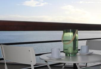 Castillo Santa Clara Estudio con vistas laterales al mar has Balcony rooms