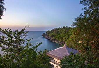 Oceans Edge Resort - Carabao Island has Balcony rooms