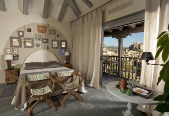 Alodia has Balcony rooms