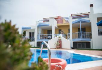 Niriides has Balcony rooms