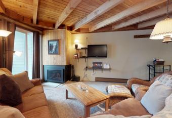 Lodgepole Landing has Balcony rooms