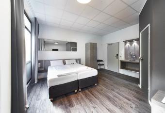 Road House Hotel allows 18 year olds to book a room