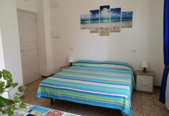 B&B Laura e Chiara allows 18 year olds to book a room