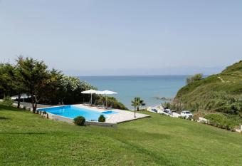 Yialos villa allows 18 year olds to book a room