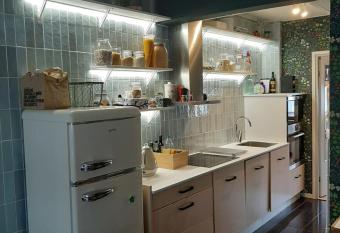 Alice Apartment - main street has Balcony rooms