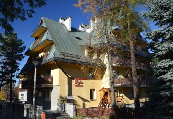 Dafne Zakopane allows 18 year olds to book a room