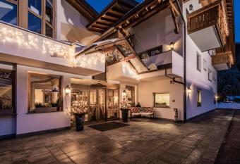 Hotel Christoph has Balcony rooms