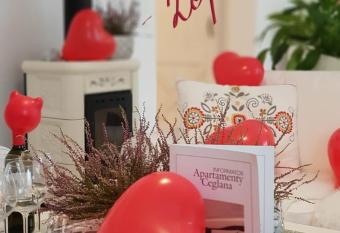 Spa Love Apartament Sauna Jacuzzi ROMANTYCZNY APARTAMENT DLA PARY Z PRYWATNYM SPA has rooms with a private hot tub