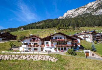 Hotel Garni Morene has Balcony rooms