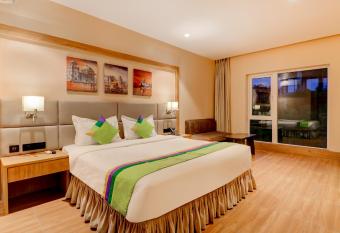 Treebo Radhe Palace allows 18 year olds to book a room