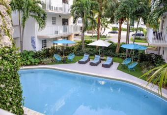 Coral Reef at Key Biscayne has Balcony rooms