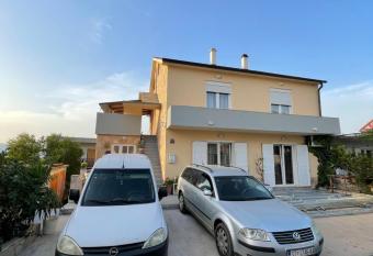 Ivo&Lenda has Smoking/Balcony rooms