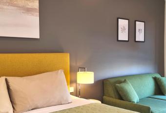 Seaview Motel & Apartments has Balcony rooms