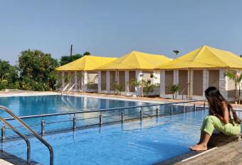 Natures Dreamland Holiday Homes, Igatpuri allows 18 year olds to book a room