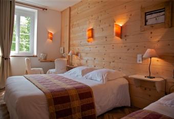 Les Arobiers allows 18 year olds to book a room